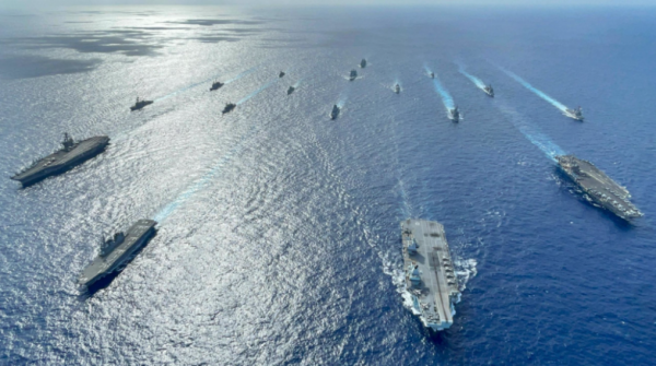 白宮又出事了？美國前腳拉6國到南海搞事，後腳一群人衝向了白宮