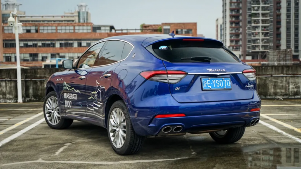 3.0T+8AT,回頭率200%的“效能猛獸”卻擁有雙重性格 3.0T+8AT,回頭率200%的“效能猛獸”卻擁有雙重性格