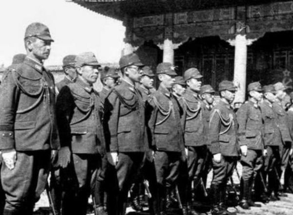 1946年，北京白雲觀住持，為何被36位道士，綁在樹上活活燒死？