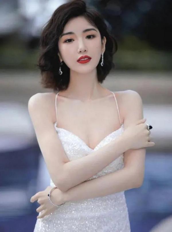 “優雅女神”毛曉彤到底有多美？（多圖）