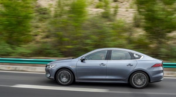 實拍秦PLUS EV,綜合實力很出色,價格不貴空間大,家用正合適 實拍秦PLUS EV,綜合實力很出色,價格不貴空間大,家用正合適