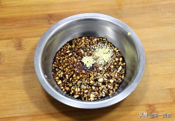 秋葵怎麼做才好吃，大廚教你做秋葵蒸粉絲，營養不流失，鮮嫩爽口