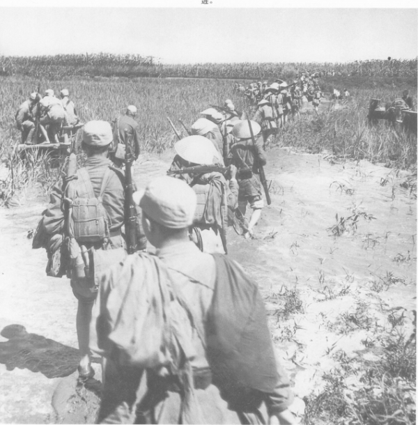 連長抱怨不得休息，陳賡假扮記者笑言：誰要休息，保準後悔一輩子