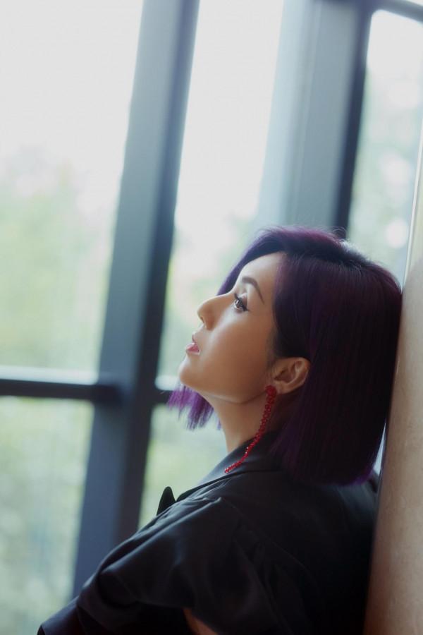 楊千嬅加盟《我們的歌》首發舞臺演繹經典《偏偏喜歡你》