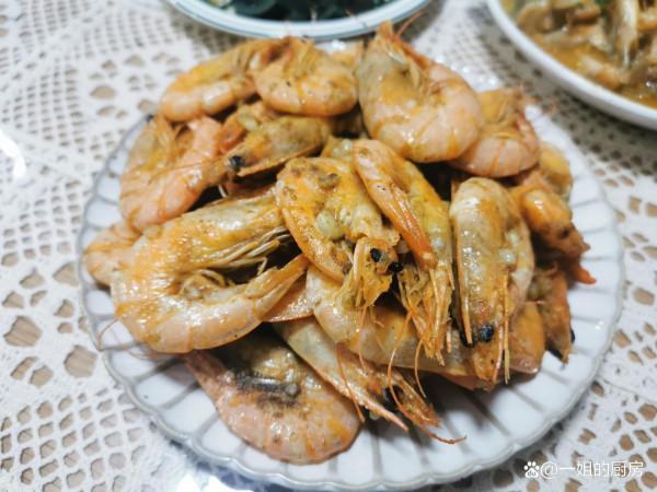 弟媳家蹭飯，都是家常菜，色香味俱全，一不小心又吃撐了