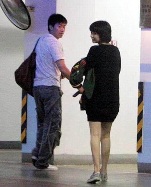 于小偉:和高圓圓戀愛,出道21年不火,娶平凡妻子也幸福 于小偉:和高圓圓戀愛,出道21年不火,娶平凡妻子也幸福