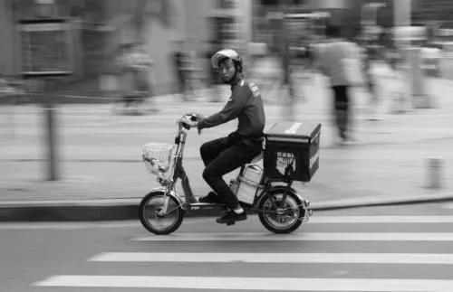 美團不給騎手買社保,市值蒸發3000億,真的是省錢了嗎, 美團不給騎手買社保,市值蒸發3000億,真的是省錢了嗎,