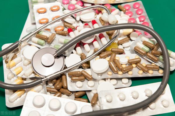 美國街頭驚現“喪屍”，末日世界真實上演，都是毒品惹的禍