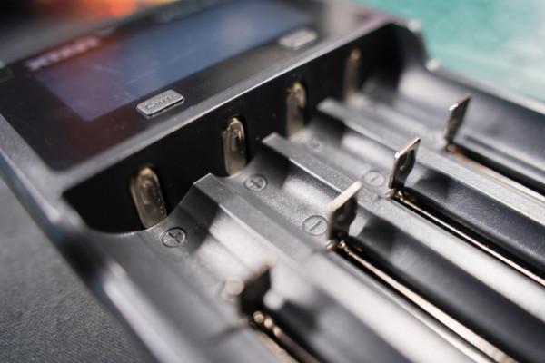 充電電池規格太多?18W快充,一個充電器搞定!XTAR VC4 Plus實測 充電電池規格太多?18W快充,一個充電器搞定!XTAR VC4 Plus實測