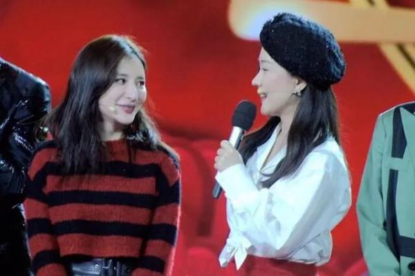 女星好閨蜜同框！90斤熊乃瑾瘦出法令紋，86斤霍思燕滿臉膠原蛋白