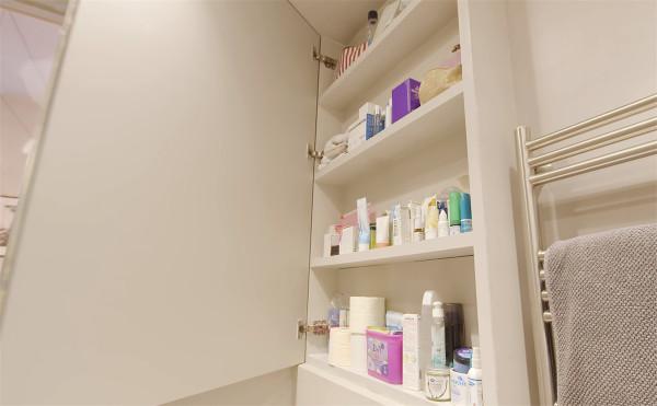 他翻新29㎡蝸居：拆掉隔斷做全開放空間，利用3米4層高做夾層臥室