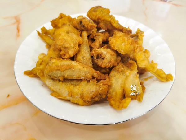 調油炸脆皮糊時，多加一樣料，不管炸什麼都酥脆，涼了不回軟