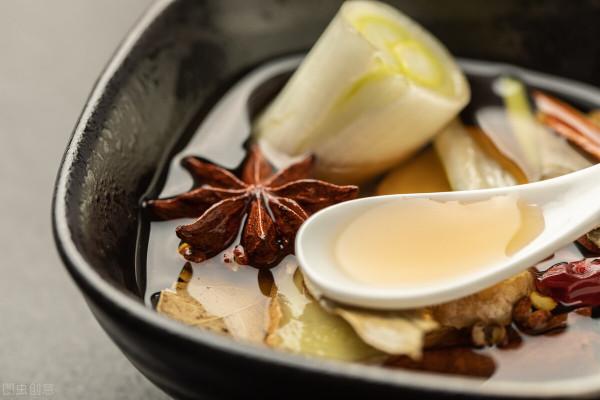 無論調啥肉餡,牢記加1水1油,忌用1料,肉餡鮮嫩多汁,越吃越香 無論調啥肉餡,牢記加1水1油,忌用1料,肉餡鮮嫩多汁,越吃越香