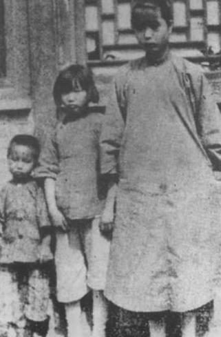 她小腳、文盲,大他6歲,客人以為是保姆,李大釗拉過來:是我妻 她小腳、文盲,大他6歲,客人以為是保姆,李大釗拉過來:是我妻