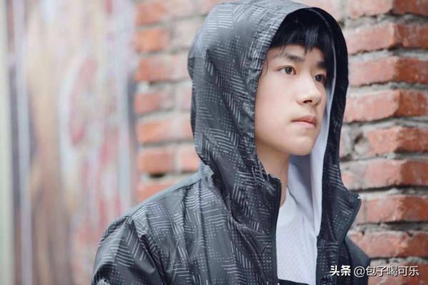 TFBOYS對比三十年前的小虎隊，孰強孰弱一目瞭然吧