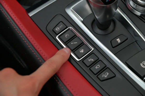 二手寶馬X5M:百萬效能SUV,4.4T雙渦輪增壓,5折購 二手寶馬X5M:百萬效能SUV,4.4T雙渦輪增壓,5折購