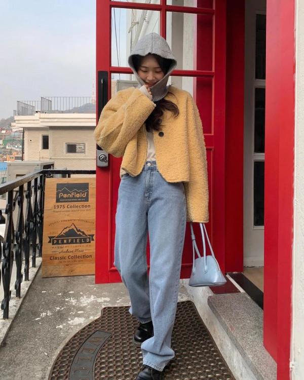 今冬流行“上短+下長”，小個子這樣穿，時髦又顯高