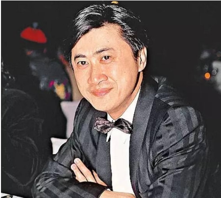 著名演員林嘉華：毀容、娶化妝師、隱退11年，結婚37年無緋聞