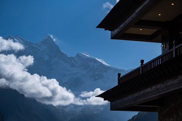 絕美雪山旁的避世酒店
