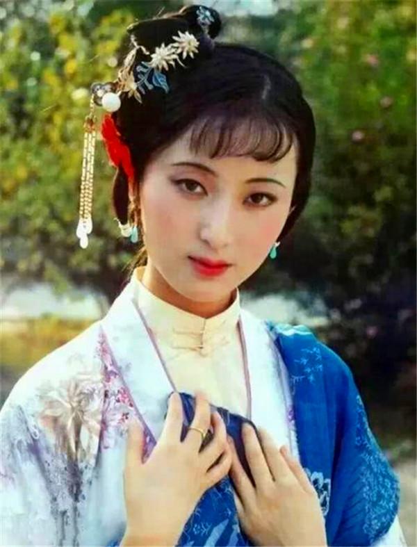 紅樓夢：難怪襲人會對晴雯恨之入骨，看寶玉與晴雯做了什麼事？