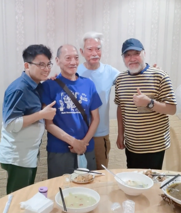 一眾周星馳配角齊聚內地！梁家仁高雄鬚髮皆白，64歲袁祥仁精神足