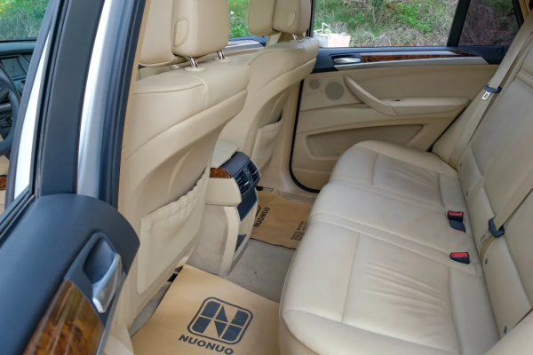 二手寶馬X5硬實力面面俱到，20來萬價效比令人怦然心動