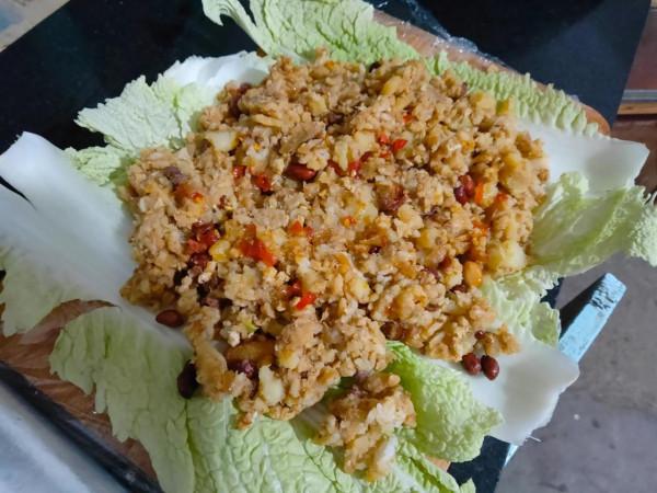 今天體驗了網上流行的8+16減肥法，嗨翻天