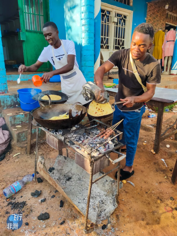非漂打工族的心酸——非洲手抓餅聊解思鄉之情