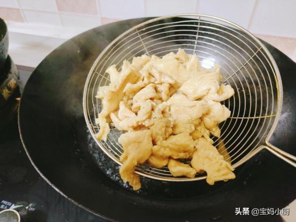 這個方法很好用，雞胸肉炒菜嫩滑不柴，簡單幾步就完成，頓頓光碟