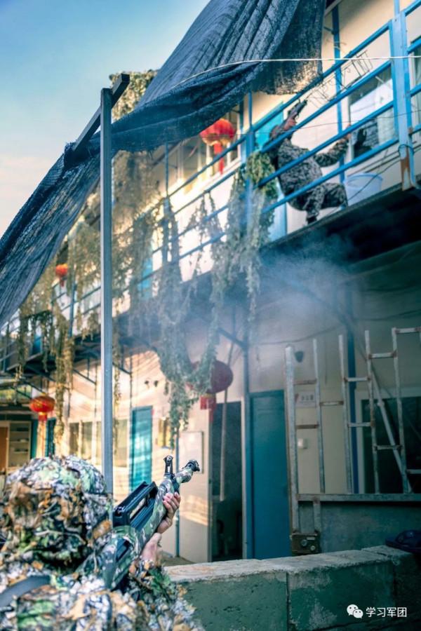 隱蔽滲透,陸戰隊員成功破襲! 隱蔽滲透,陸戰隊員成功破襲!