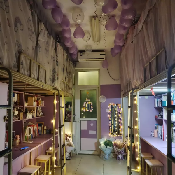 快來看看西希的寢室有多美