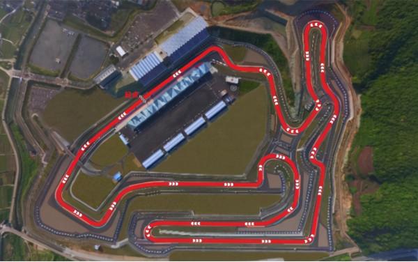 開著一臺豪華中大型轎車上賽道，我直呼“刺激”