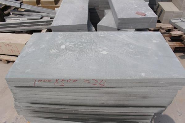 青石作為砂岩的一員，有哪些特點？