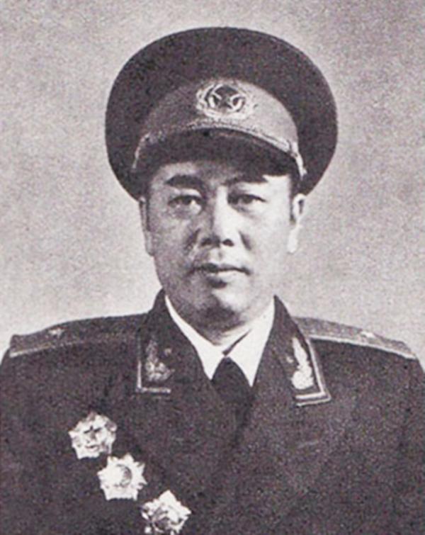 成立最晚的福州軍區,歷任司令員都是誰?分別是什麼軍銜? 成立最晚的福州軍區,歷任司令員都是誰?分別是什麼軍銜?