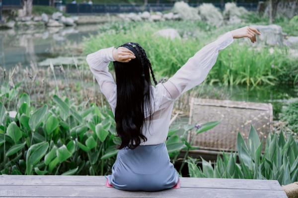 女子結婚8年仍是女兒身，丈夫無能病危時，妻子仍不離不棄