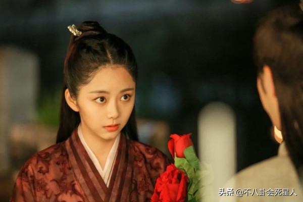 90後小花陣容大洗牌:李沁、鞠婧禕崛起,楊紫尷尬,熱巴一騎絕塵 90後小花陣容大洗牌:李沁、鞠婧禕崛起,楊紫尷尬,熱巴一騎絕塵