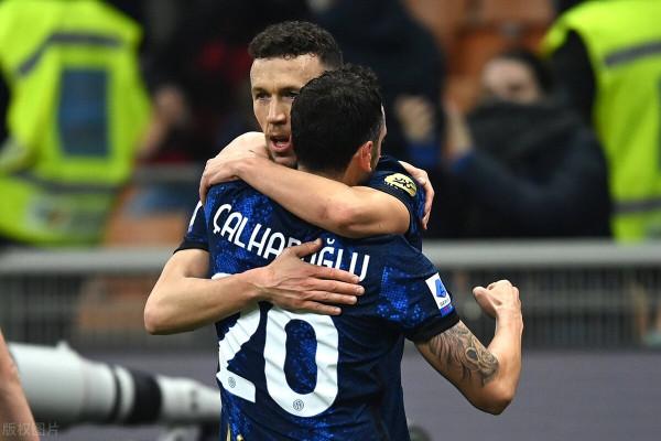 意甲-米蘭2-1終結國米14輪不敗 多賽一場落後1分 吉魯兩球特奧染紅