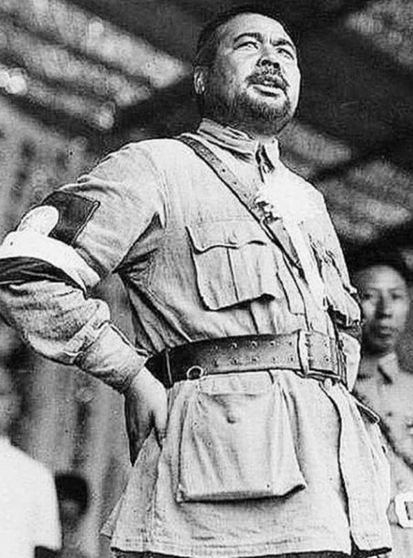 馮玉祥請客從不允許吸菸,但只有一人例外,主席:我要違反紀律了 馮玉祥請客從不允許吸菸,但只有一人例外,主席:我要違反紀律了