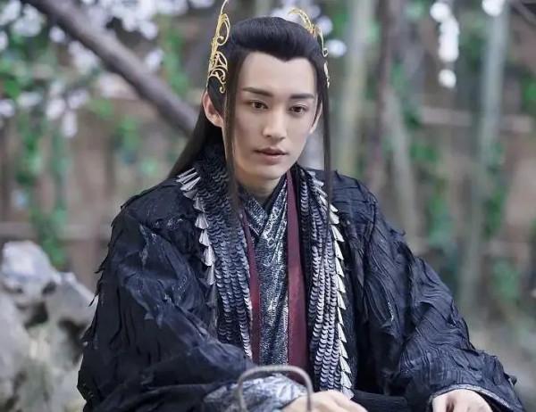 同樣是“鬚鬚頭”，有人成了經典，有人卻被吐槽沒眼看