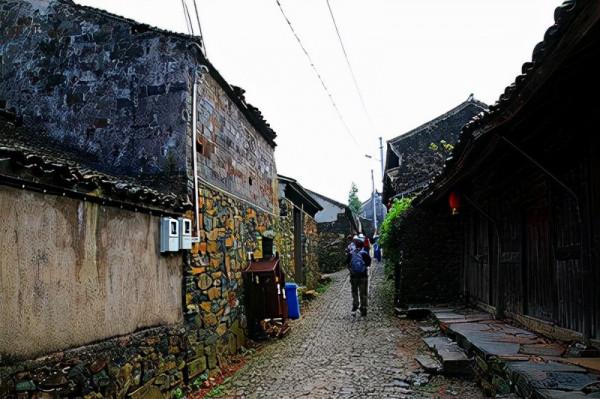寧海一奇特村莊,房子都是由石頭搭建,所見之處皆是石頭奇特好玩 寧海一奇特村莊,房子都是由石頭搭建,所見之處皆是石頭奇特好玩