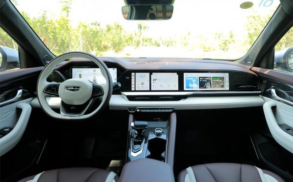 設計質感超30萬級,實現四屏聯動,吉利星越L搶先試駕 設計質感超30萬級,實現四屏聯動,吉利星越L搶先試駕