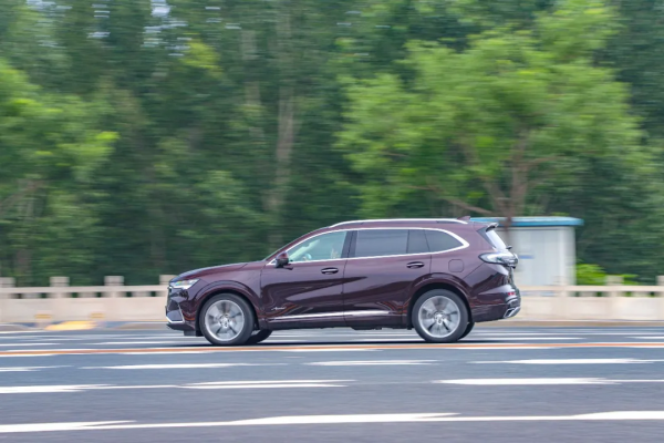 七座實用?全新高顏值中型SUV,空間配置哪哪都好,就是... 七座實用?全新高顏值中型SUV,空間配置哪哪都好,就是...