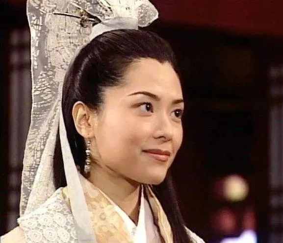 過氣港姐的窘況：線上求工作、身材嚴重發福，吃五塊錢麵包當晚餐