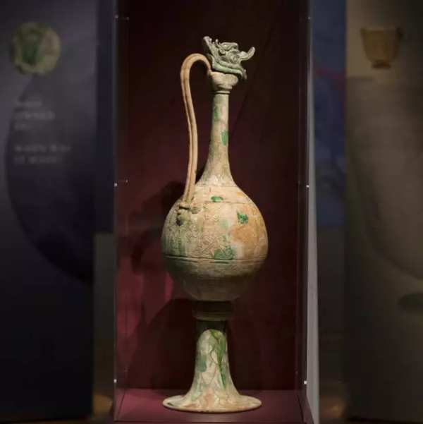 新加坡海域古沉船發現大批元青花