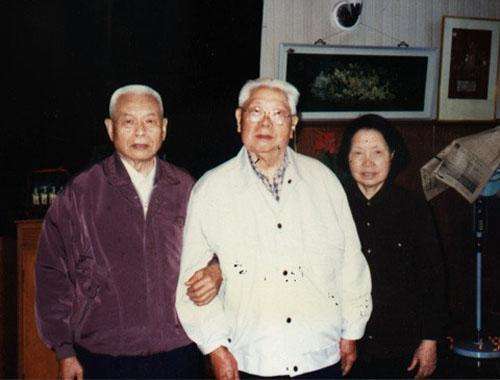 他曾官至正國級，39歲授少將，57歲任中央政治局常委，72歲晉上將