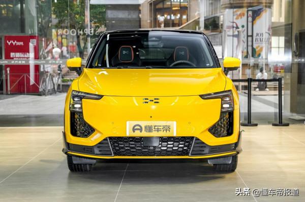 新車|開車像開星際戰艦?愛馳U6靜態解析:擋把新穎 或售20萬以上 新車|開車像開星際戰艦?愛馳U6靜態解析:擋把新穎 或售20萬以上