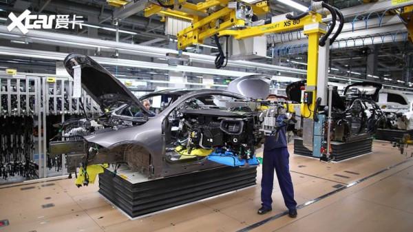 晶片短缺 賓士匈牙利工廠將停產一個月 晶片短缺 賓士匈牙利工廠將停產一個月