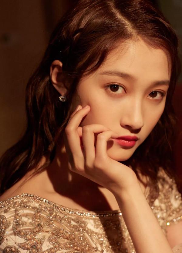 國民初戀關曉彤