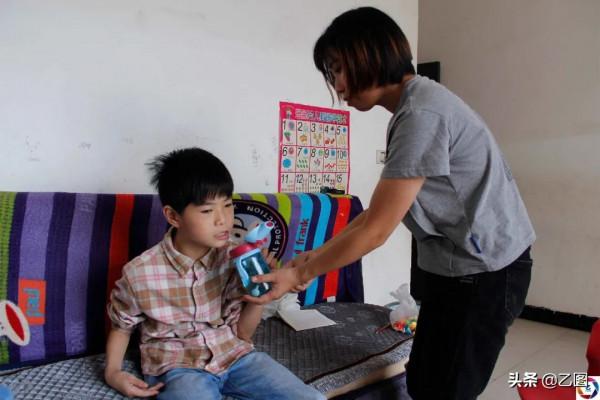 女童出生缺氧被送去搶救,讓媽媽心碎的事還在後面,已苦熬了8年 女童出生缺氧被送去搶救,讓媽媽心碎的事還在後面,已苦熬了8年