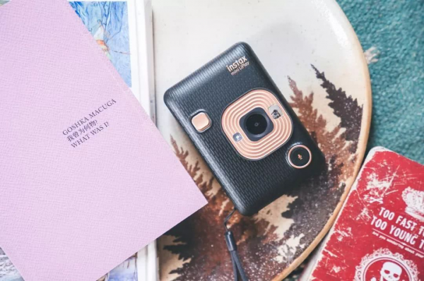 能列印照片，還能給照片配上聲音，富士INSTAX mini Liplay太好玩了